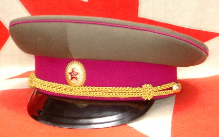 苏联军帽图片及介绍; 苏联陆军; 二战苏联军队军帽,军衔,勋章,标志
